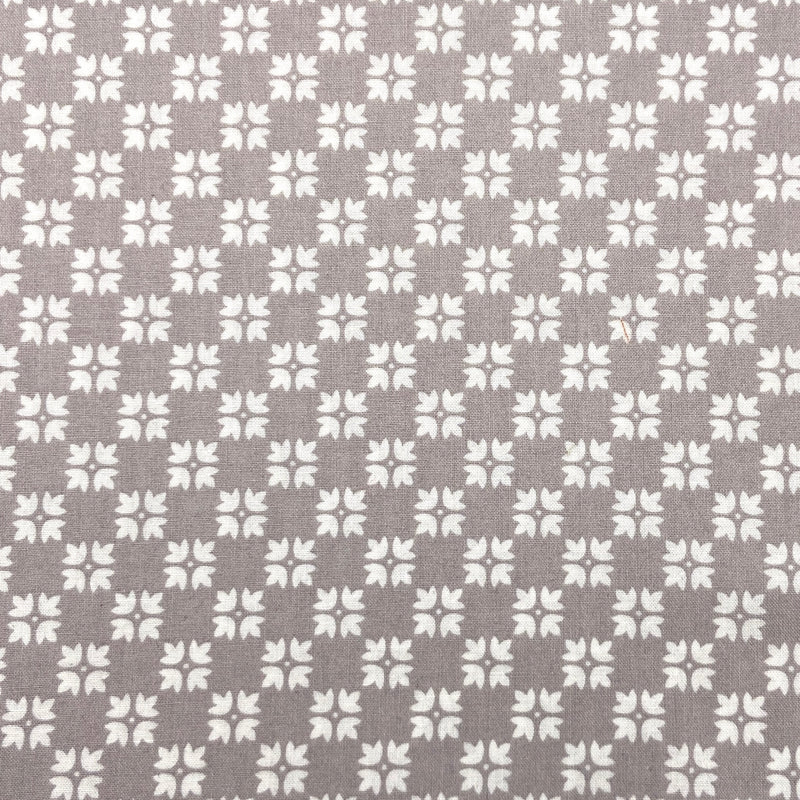 Petals Gray | Hampton Court | Quilting Cotton