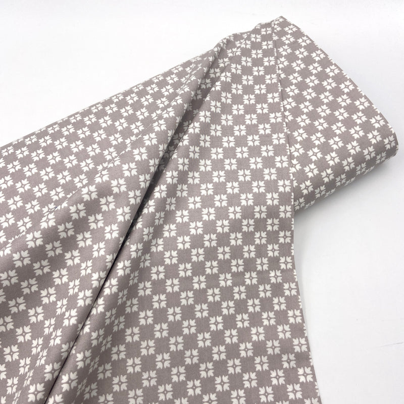 Petals Gray | Hampton Court | Quilting Cotton