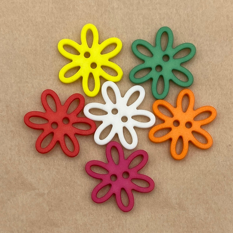 3/4" Loopy Daisy | Plastic Buttons | Choose Your Favorite