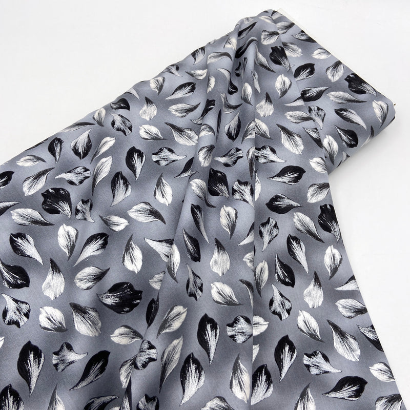 Float Midnight Petals Med Gray | Midnight Paradise | Quilting Cotton